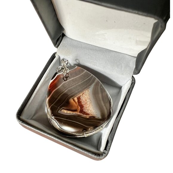 Banded Agate Pendant With Druzy Center Wire Wrapped Handmade Large - Picture 10 of 12